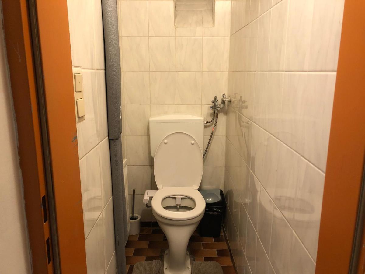 וינה Convenient Shared Apartment - Near Danube & Millenium Tower מראה חיצוני תמונה